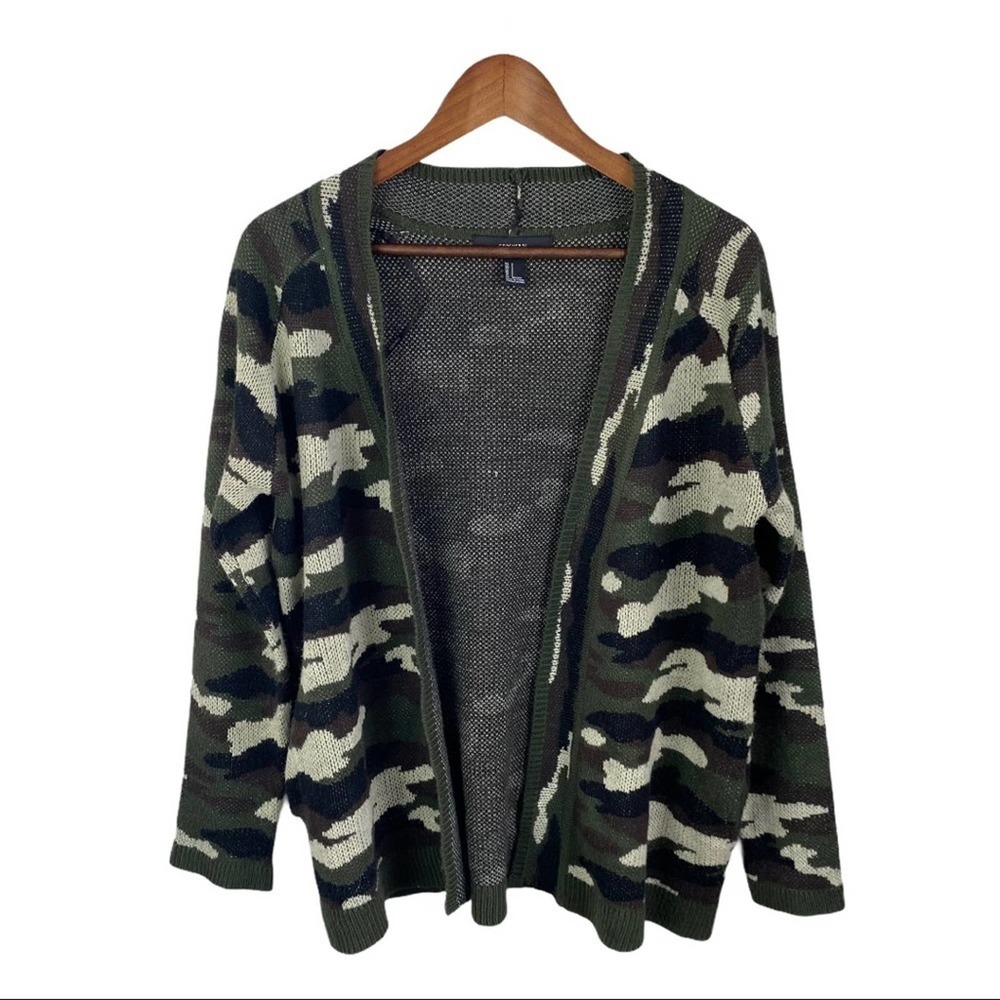 Forever 21 Camo Print Cardigan with pockets